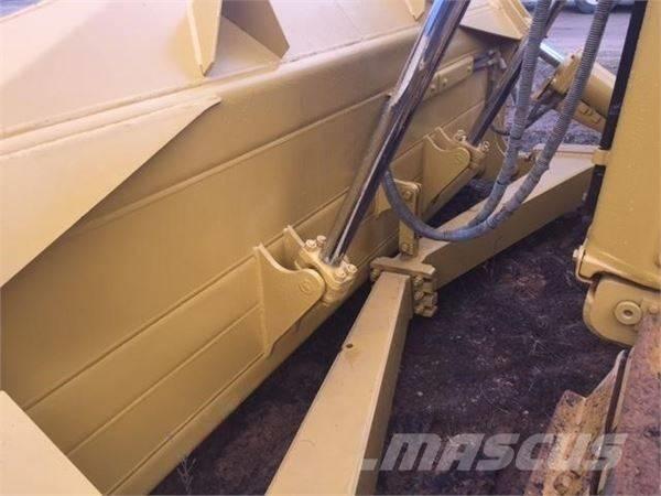 CAT D 6 R Dozers - Tratores rastos