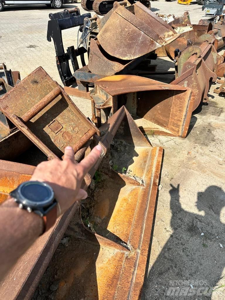 JCB 4 CX Retroescavadeiras