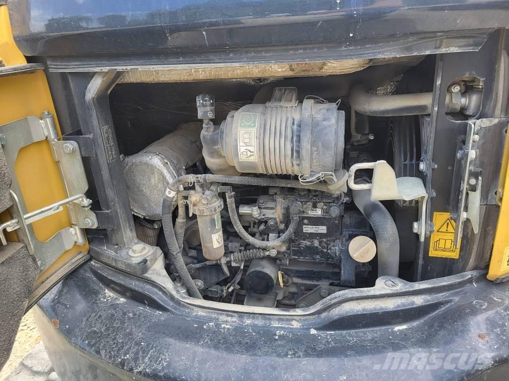 Komatsu PC26MR-3 Miniescavadeiras