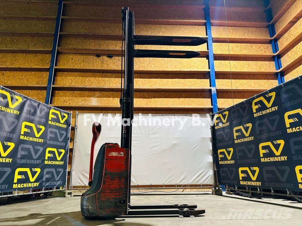 Linde L 10 B Empilhador para operador externo