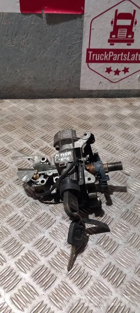 MAN TGX    81255016035 Cabines e interior