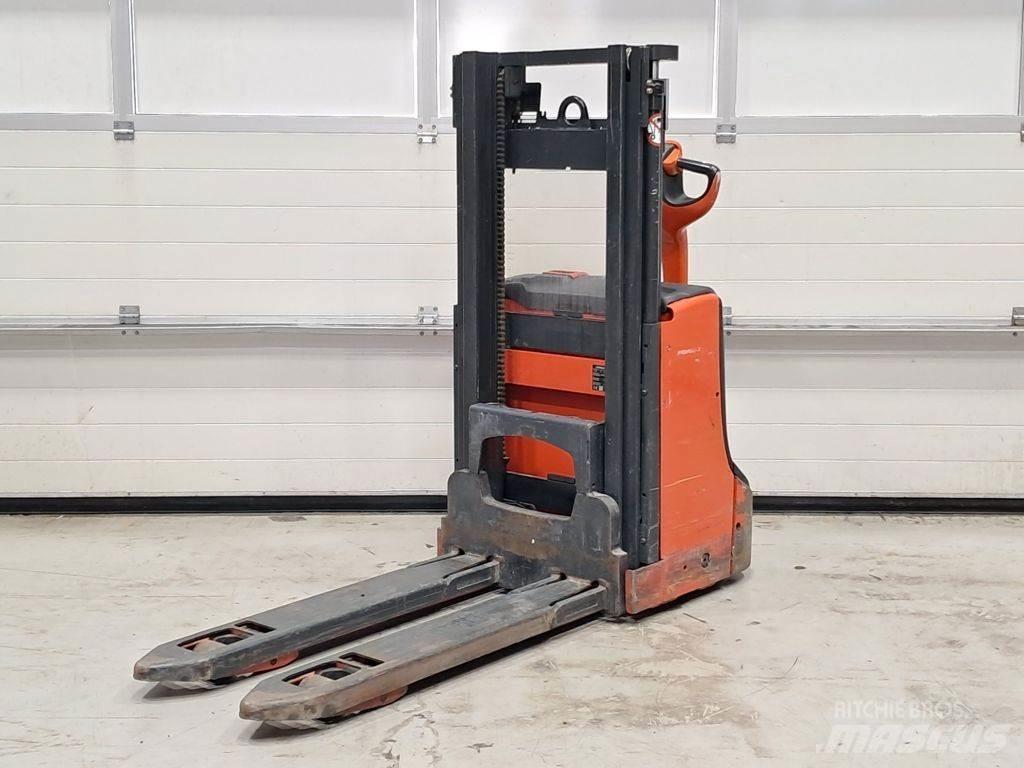 Linde D08 Empilhador para operador externo