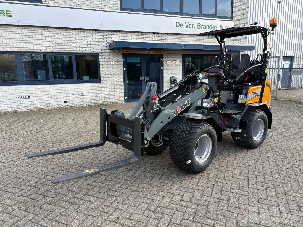 Giant G2500HD Xtra Mini carregadoras