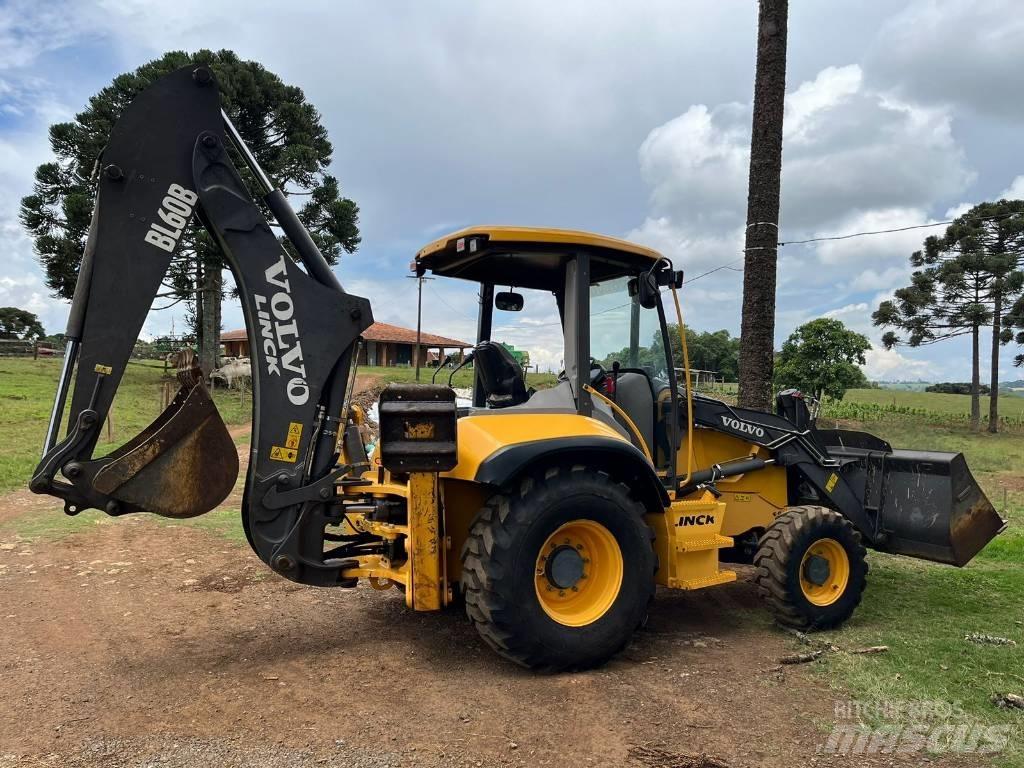 Volvo BL60B Retroescavadeiras