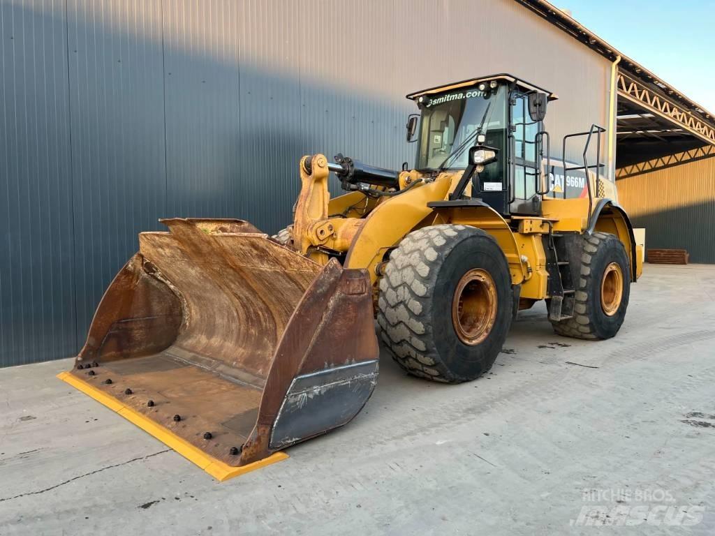 CAT 966M Carregadeiras de rodas
