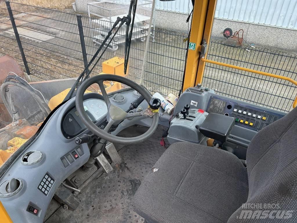 Volvo L 220 E Carregadeiras de rodas