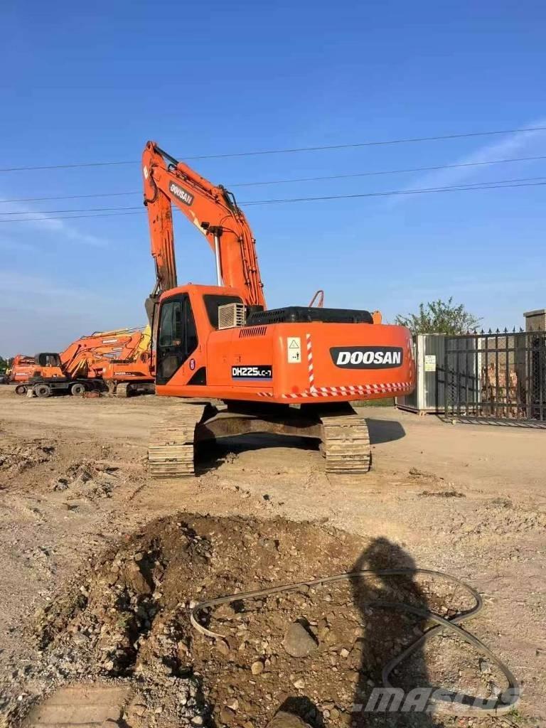 Doosan DH 225 LC-9 Escavadeiras de esteiras