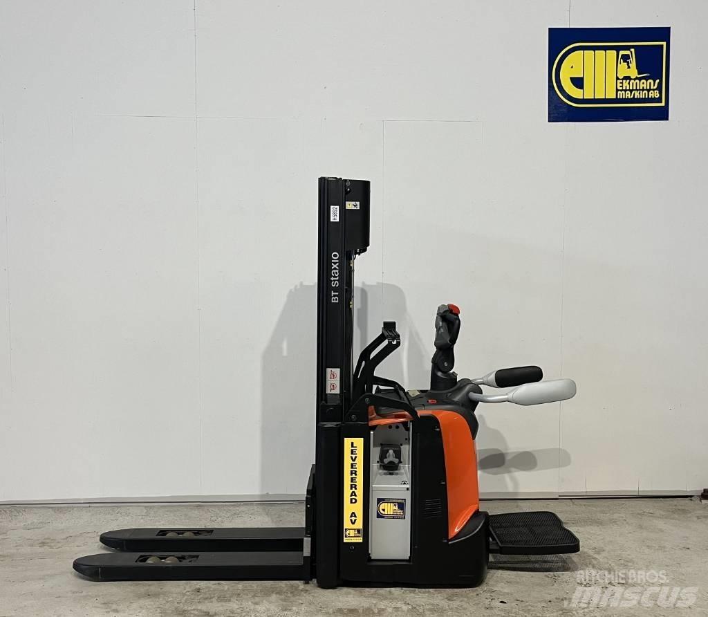 BT truck SPE 120 L Empilhador para operador externo