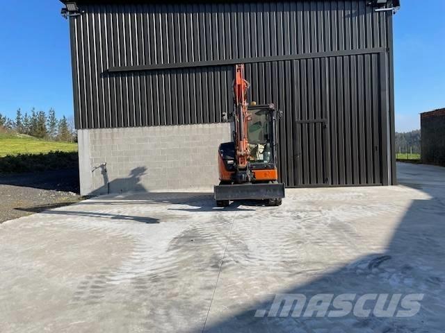 Hitachi u 33 Miniescavadeiras