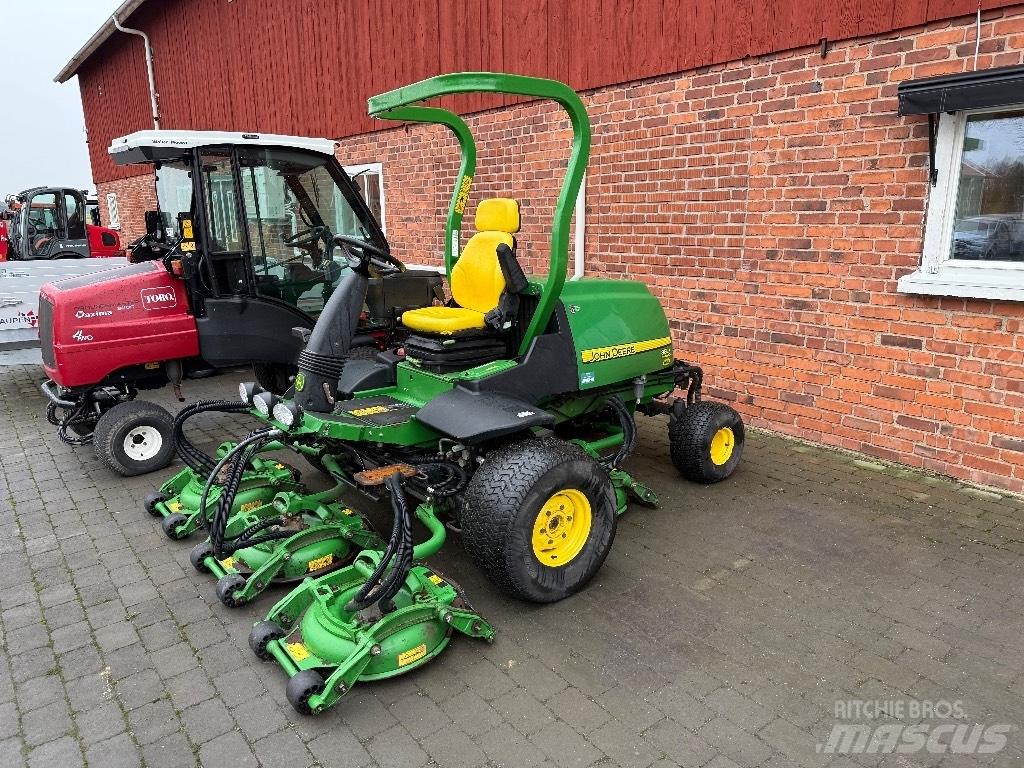 John Deere 8800 Corta-Relvas Riders
