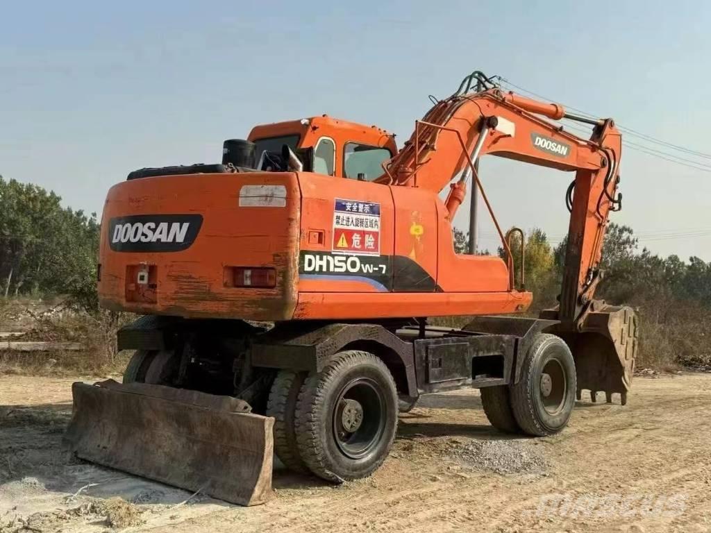 Doosan DH150W Escavadoras de rodas