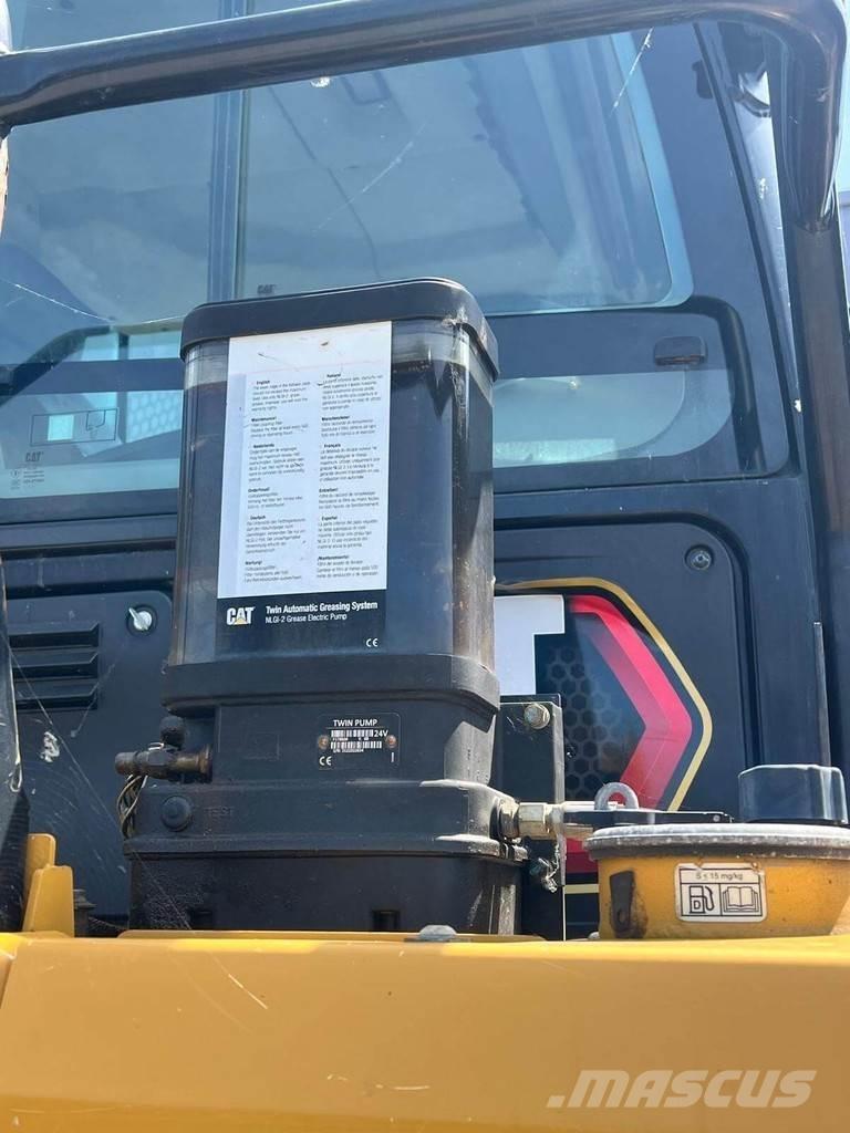 CAT 730 Camiőes basculantes rígidos