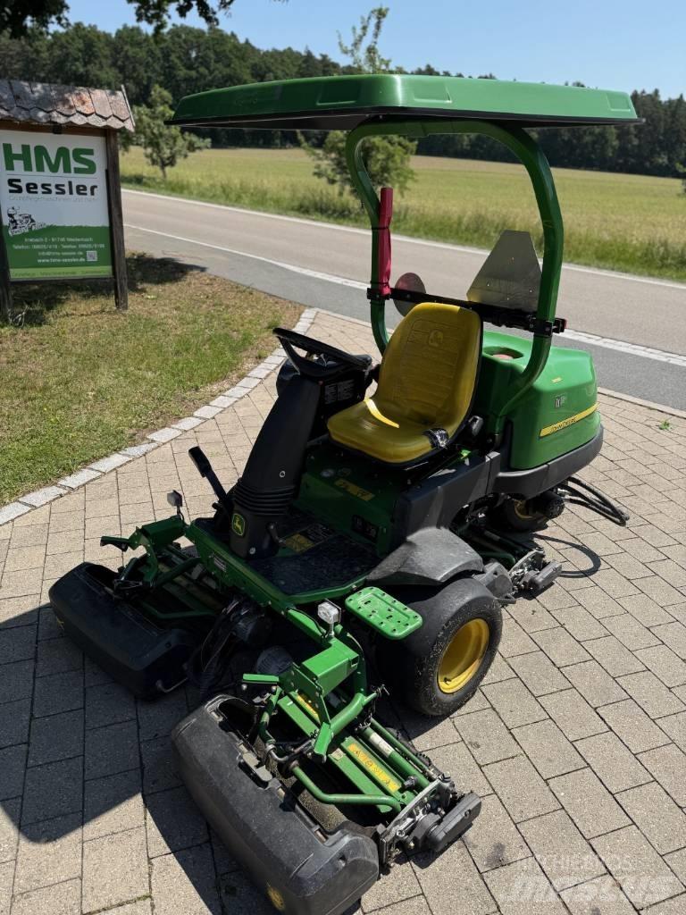 John Deere 2500 E Corta-Relvas Greens