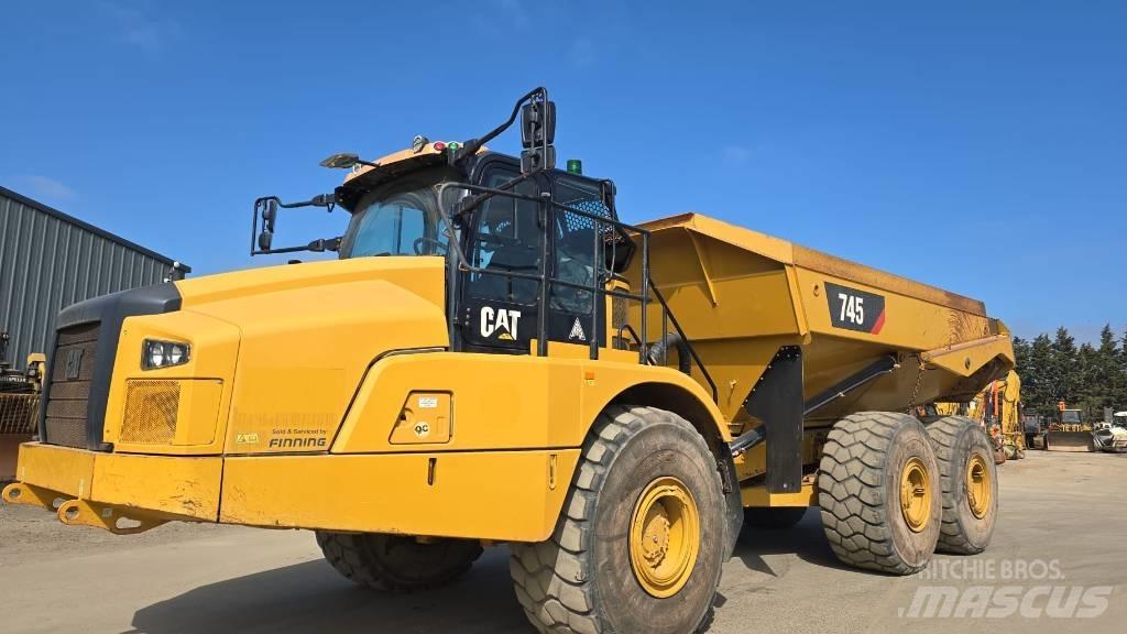 CAT 745 Caminhões articulados