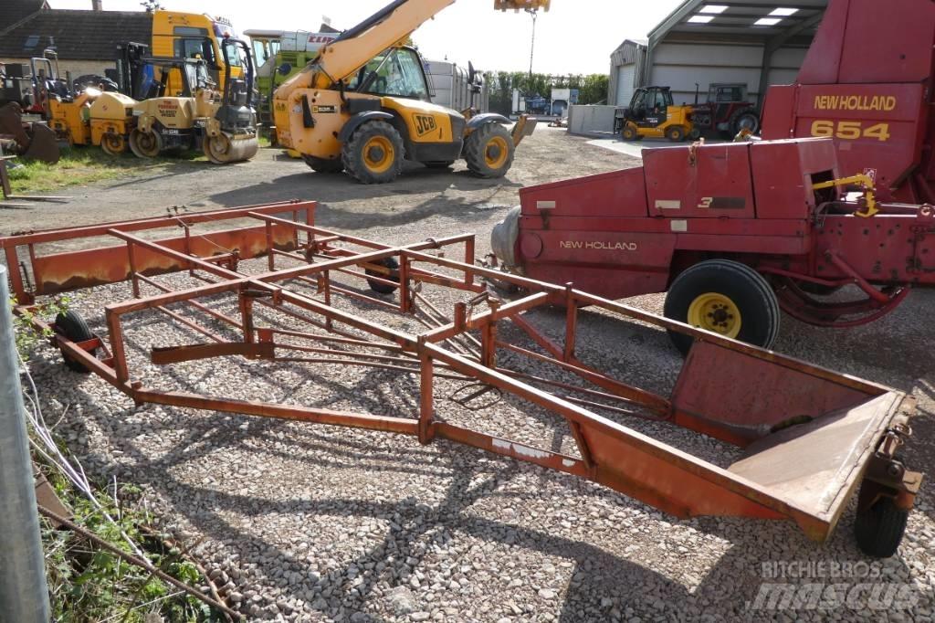 Brown bale sledge Gadanheiras-fileiras