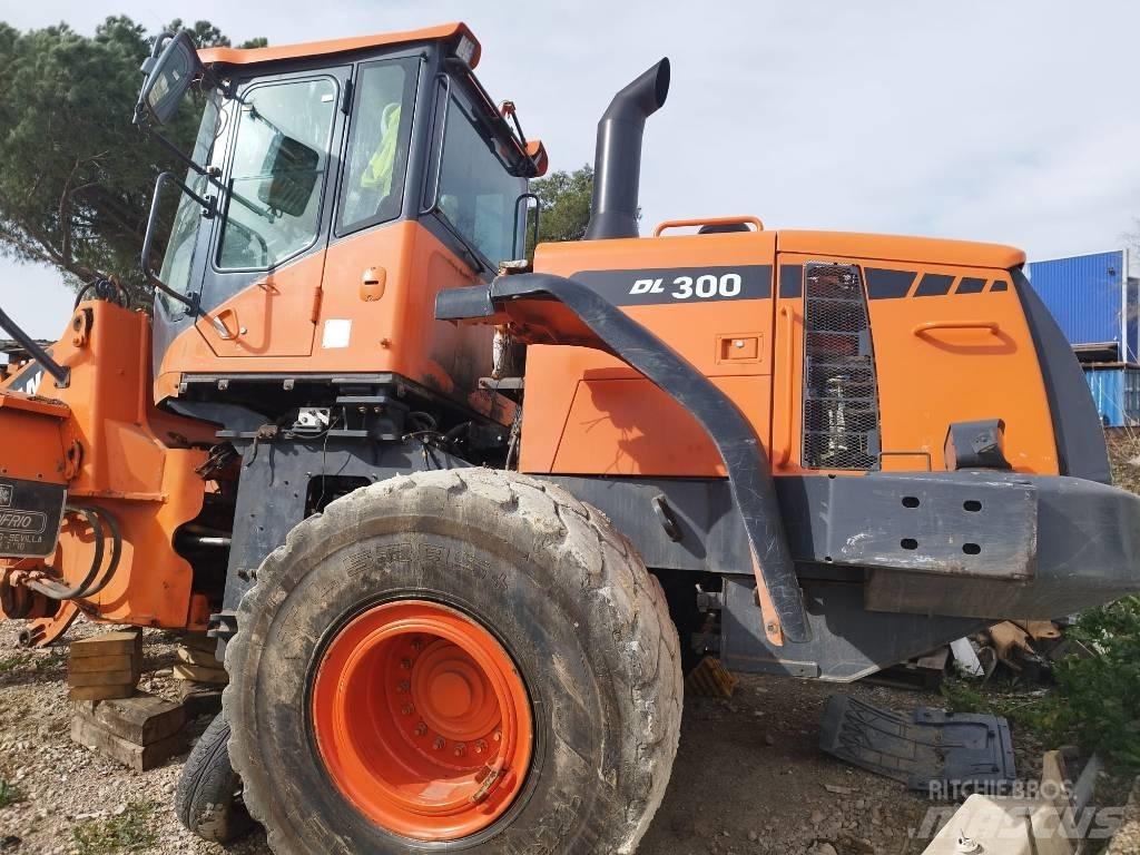 Doosan DL 300-3 Carregadeiras de rodas