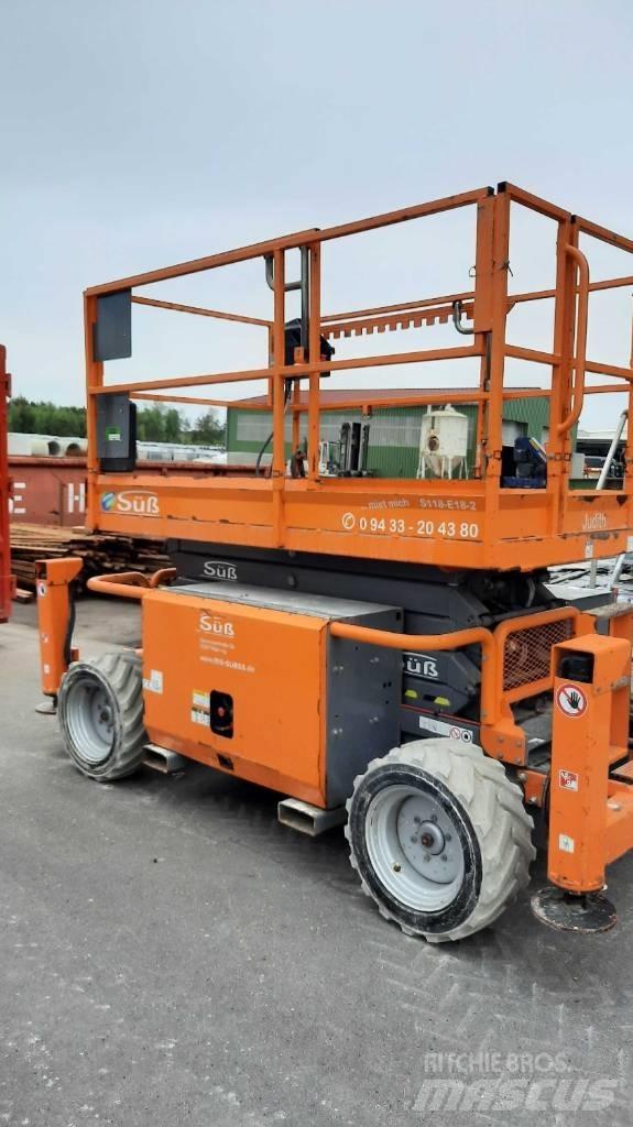 SkyJack SJ 6832 RTE Elevadores de tesoura