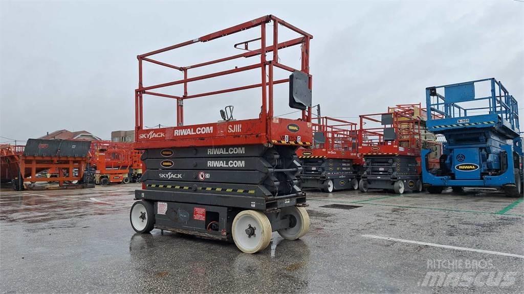 SkyJack SJIII3226 Elevadores de tesoura