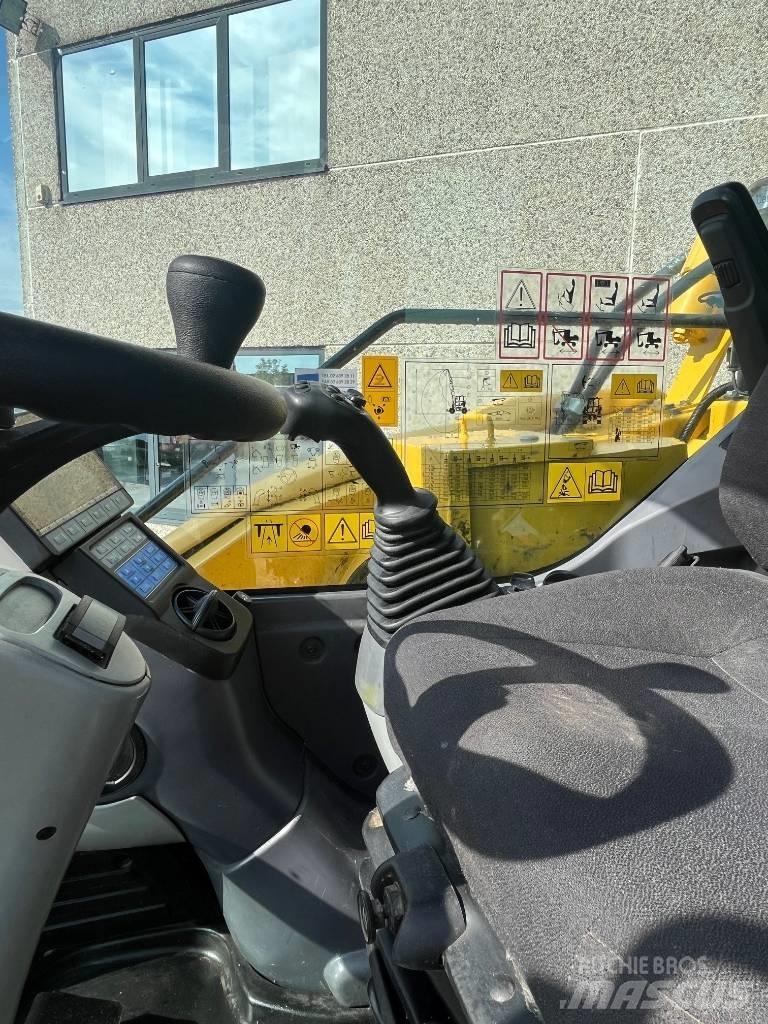 Komatsu PW98MR-10 Escavadoras de rodas
