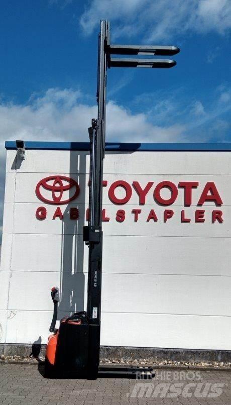 Toyota BT SWE145L Empilhador para operador externo