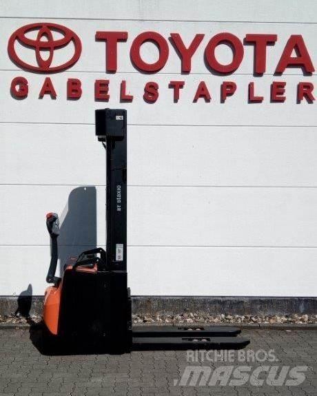 Toyota BT SWE145L Empilhador para operador externo