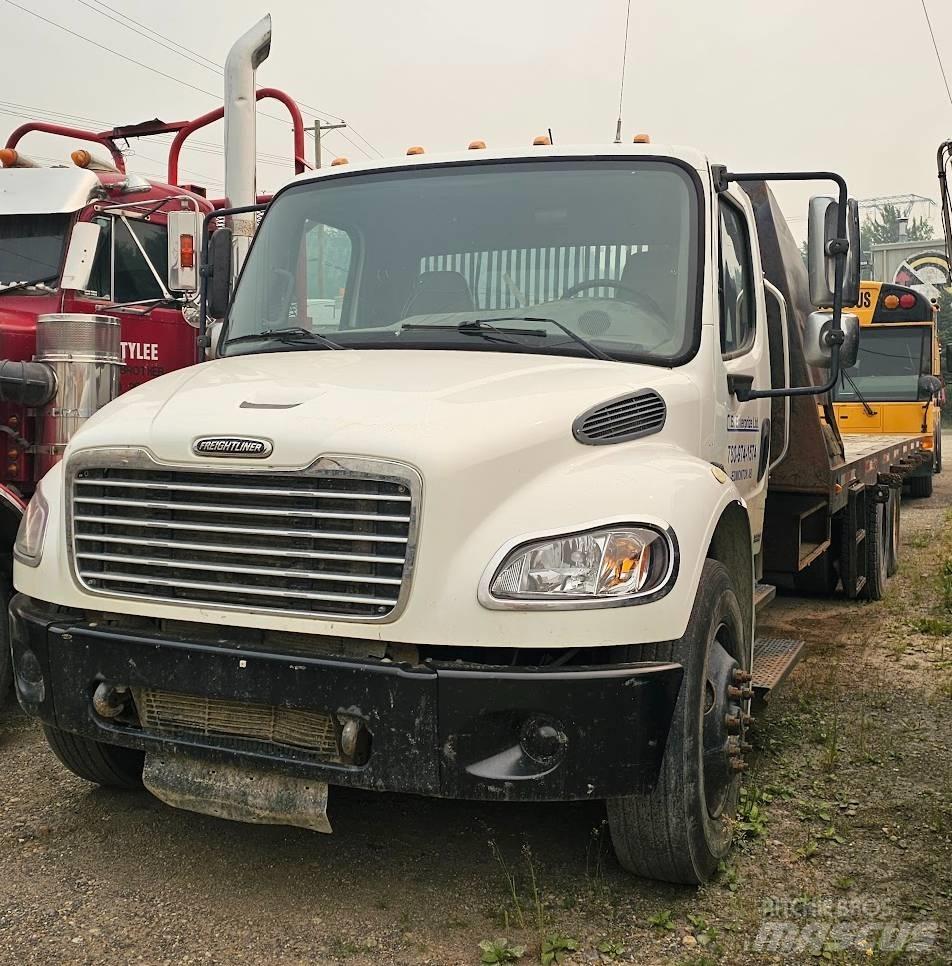 Freightliner M2 Camiões estrado/caixa aberta