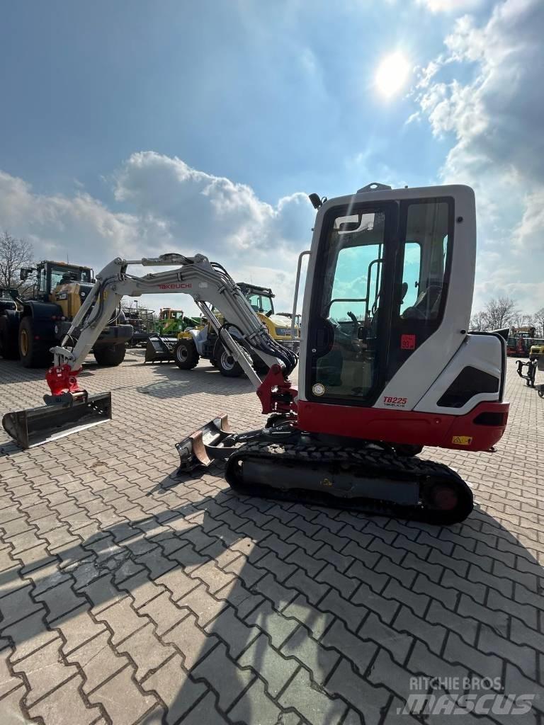 Takeuchi TB 225 Miniescavadeiras
