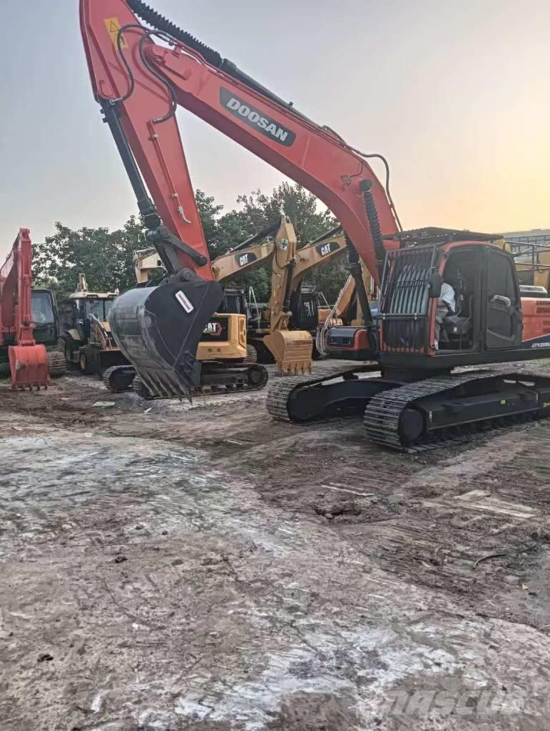 Doosan DX 225 LC Escavadeiras de esteiras