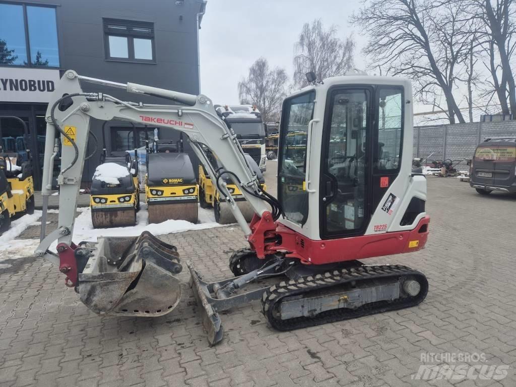 Takeuchi TB 225 Miniescavadeiras