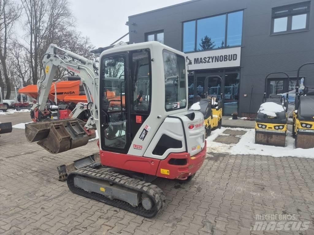 Takeuchi TB 225 Miniescavadeiras