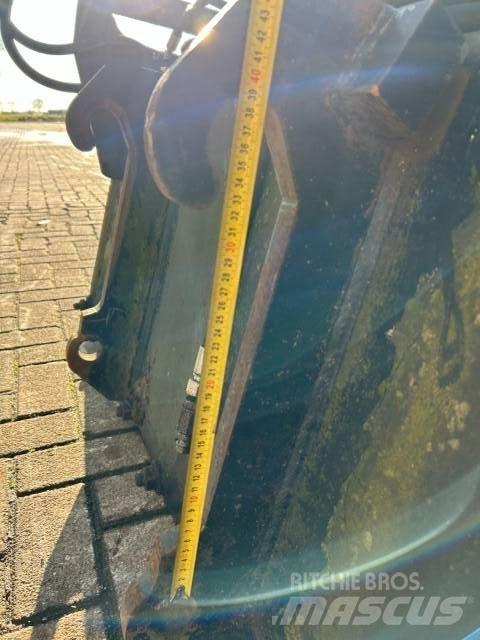 JCB Pelikan bak Baldes
