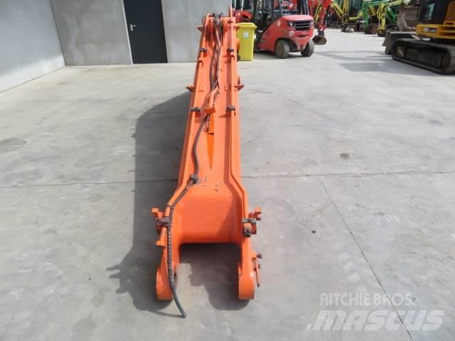 Daewoo DX 225 LC Chassis e suspensões