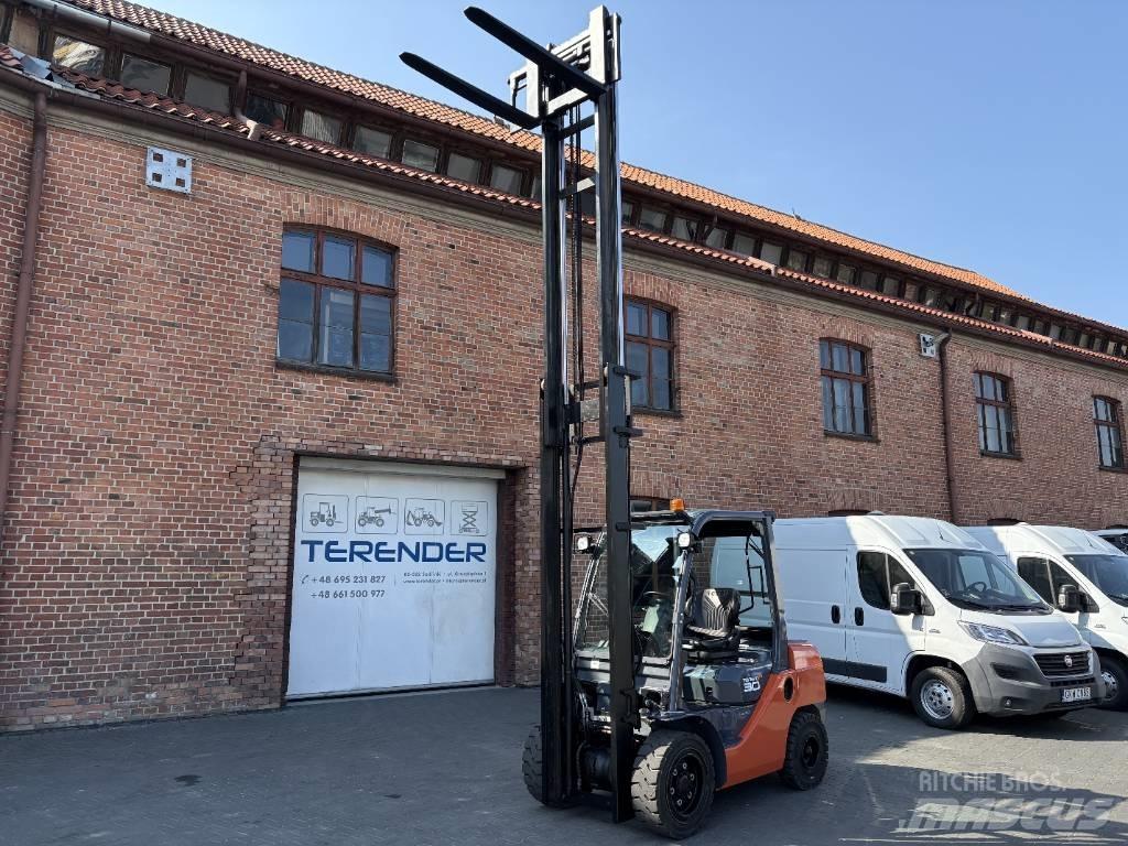 Toyota 06-8FD30F Empilhadores Diesel