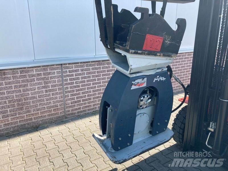 Furukawa FCP40 Bate-estacas vibratório