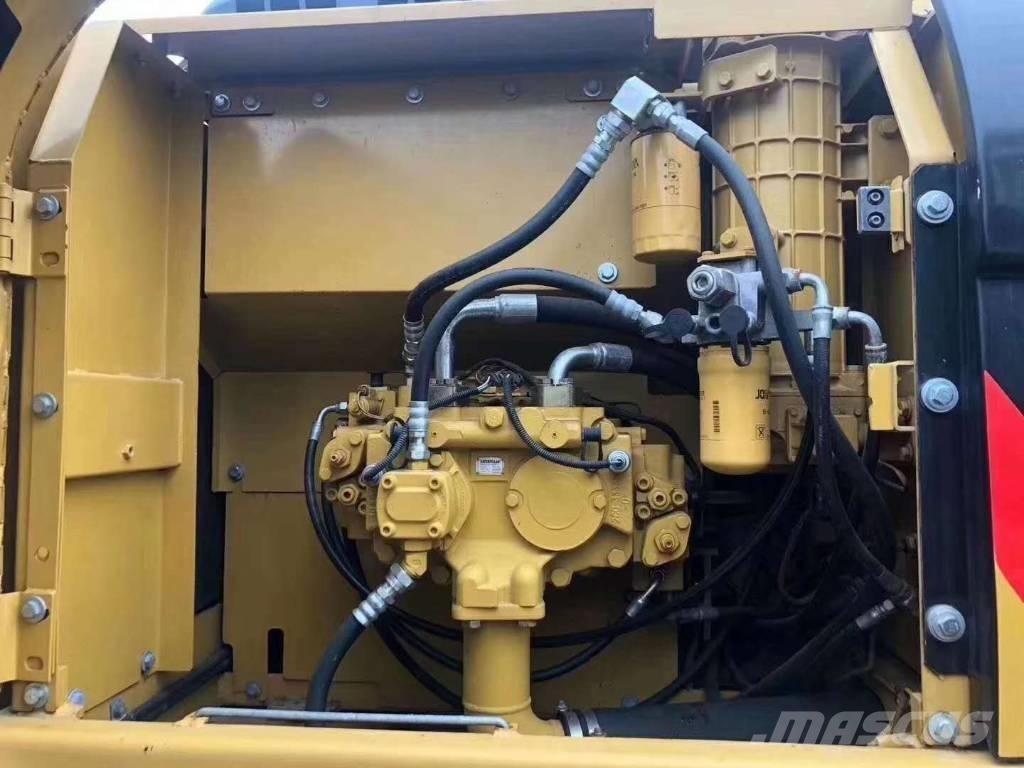 CAT 323 Escavadeiras de esteiras