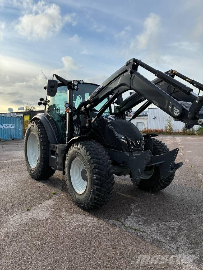Valtra G135A Tratores Agrícolas usados