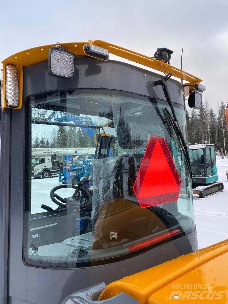 LM Trac 587 Máquinas utilitárias