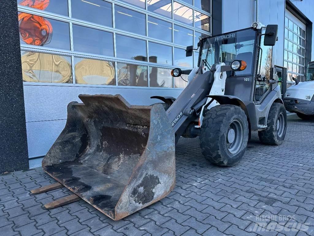 Hitachi ZW75 Carregadeiras de rodas