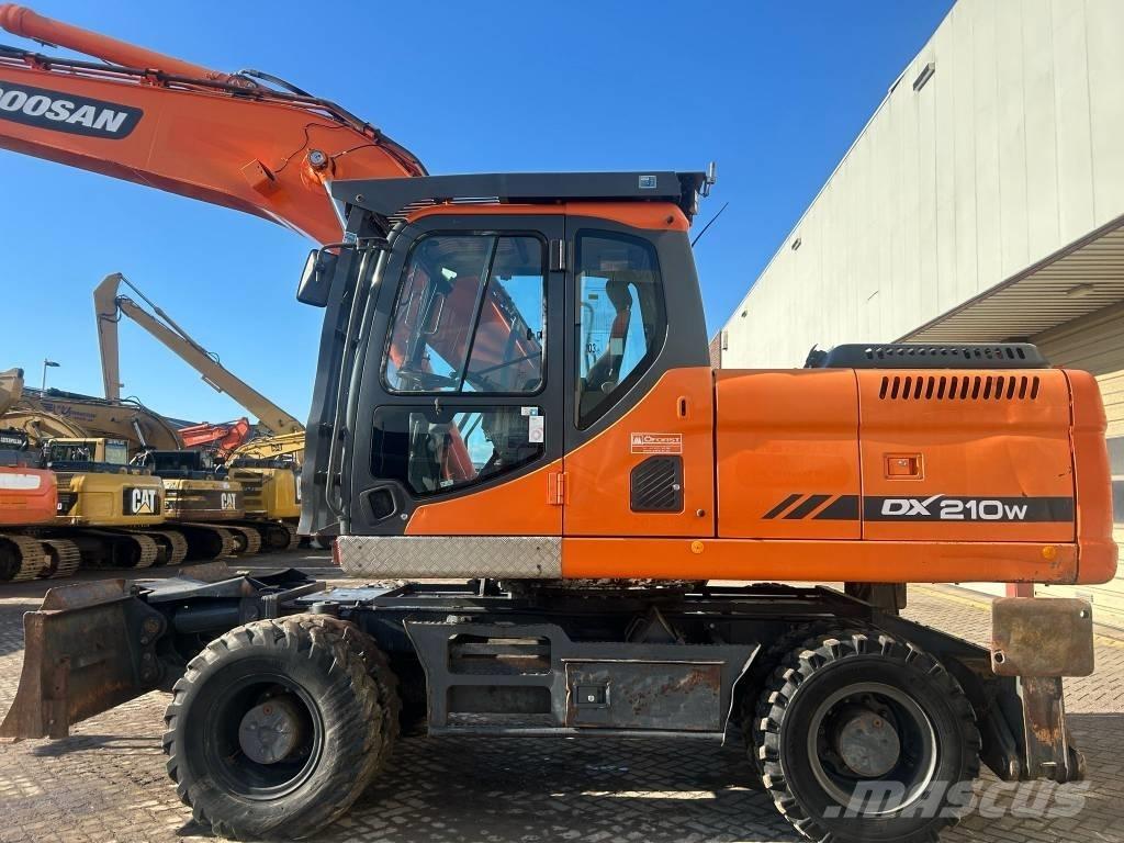 Doosan DX 210 W Escavadoras de rodas