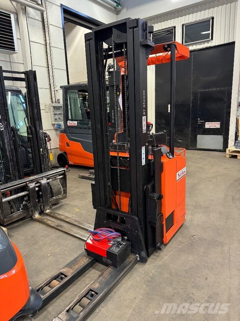 Toyota SSE160L Self propelled stackers