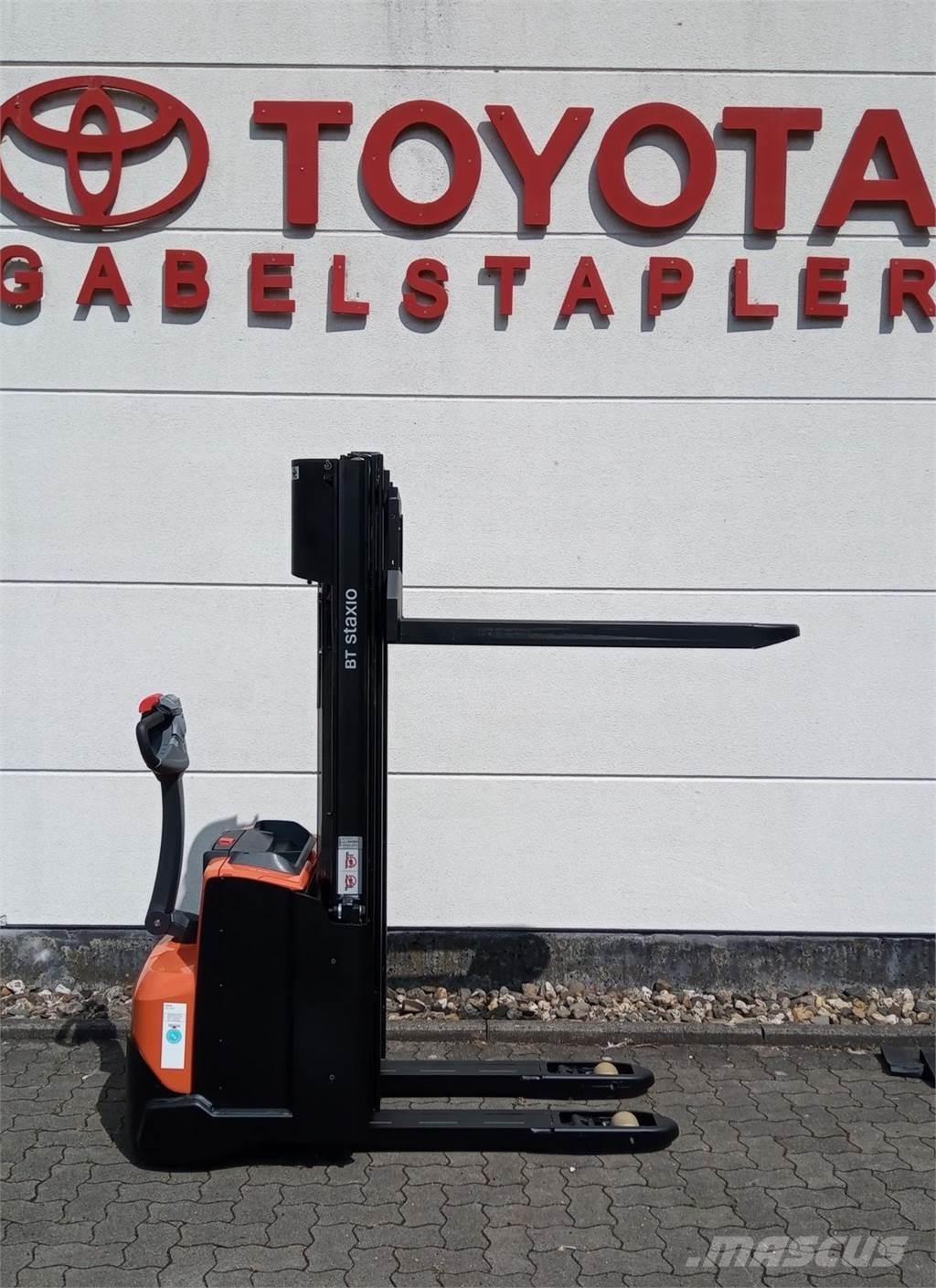 Toyota SWE140L Empilhador para operador externo