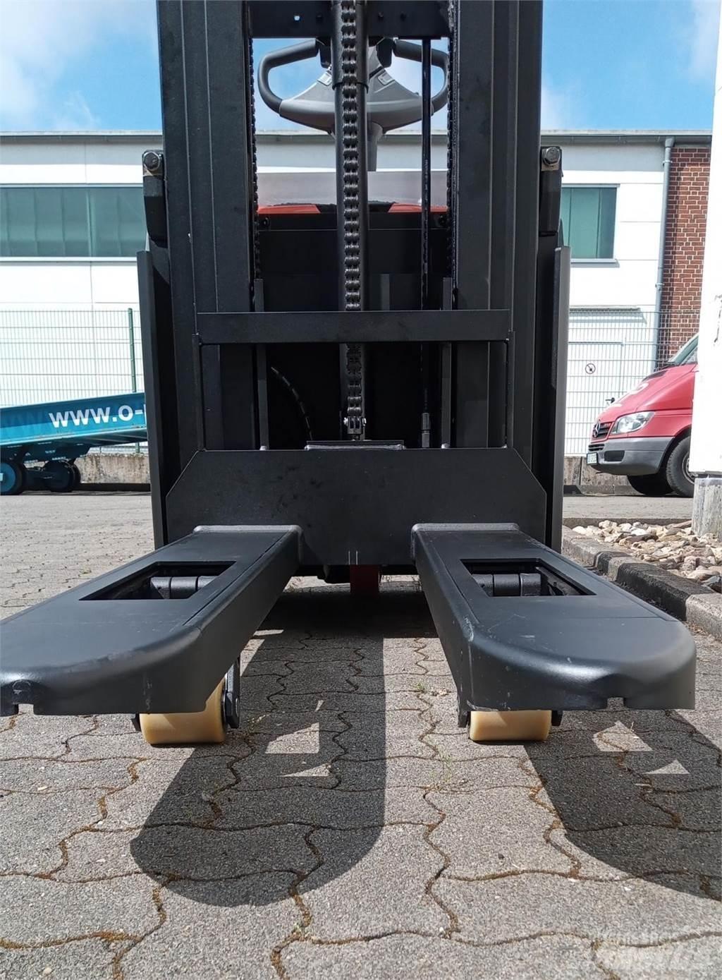 Toyota SWE140L Empilhador para operador externo