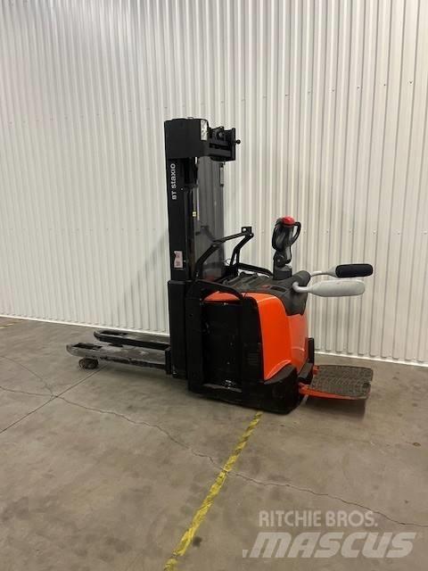 BT SPE 160 L Empilhador para operador externo