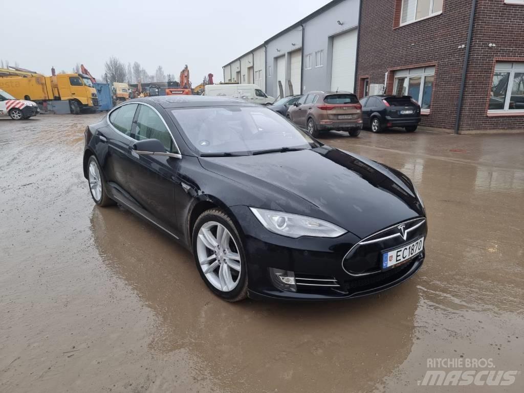 Tesla Model S P85 Automóvel