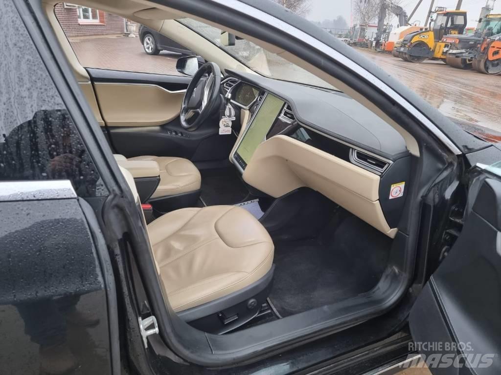 Tesla Model S P85 Automóvel