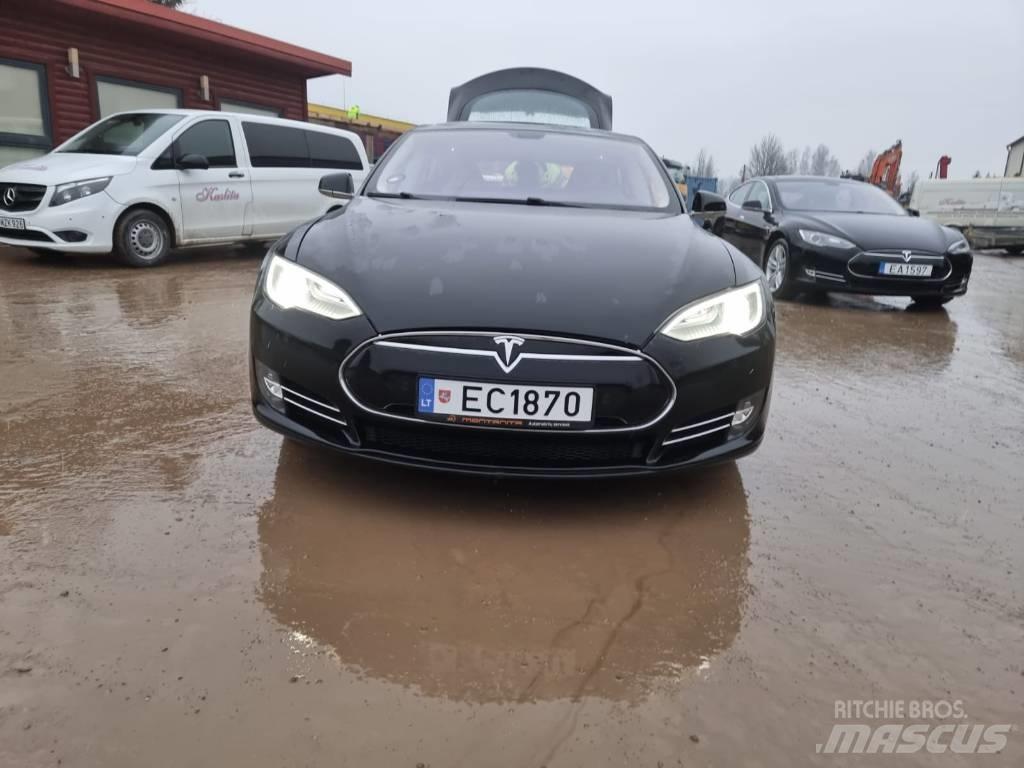 Tesla Model S P85 Automóvel