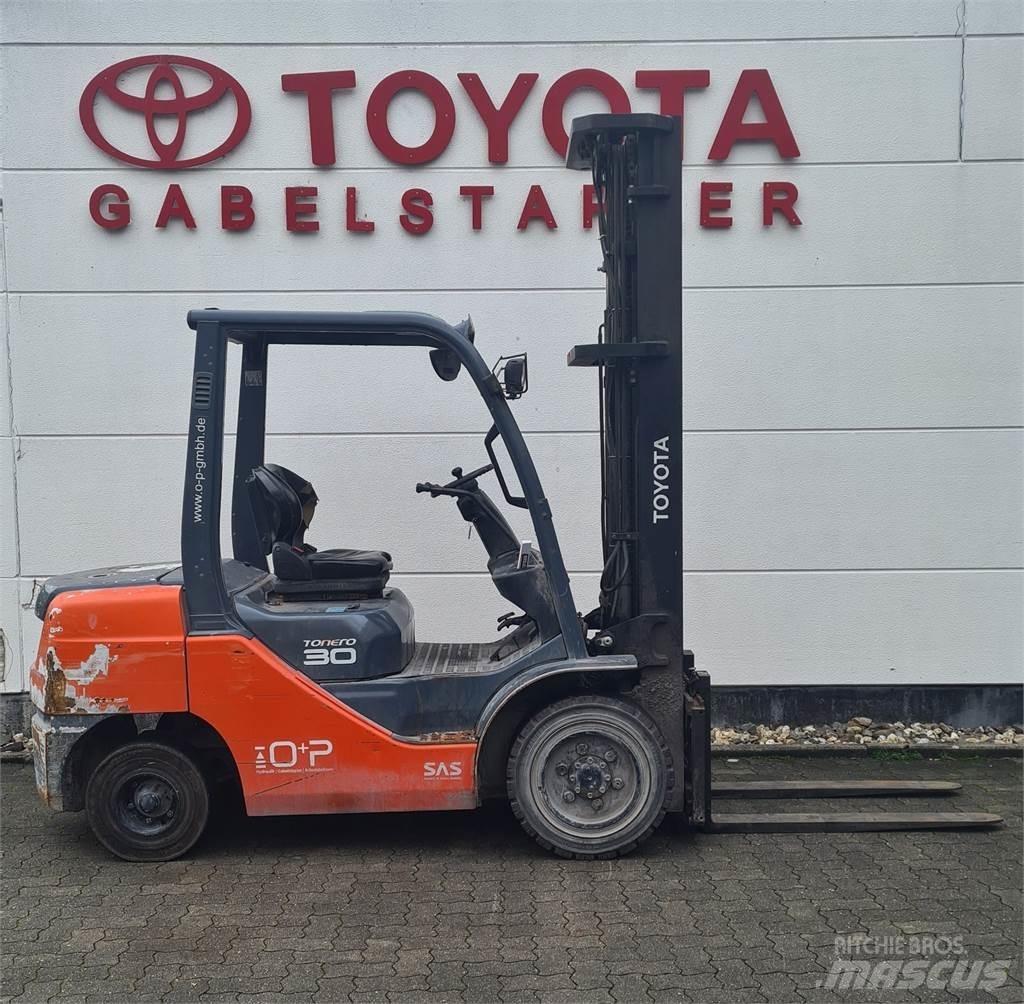 Toyota 02-8FDF30 Empilhadores Diesel