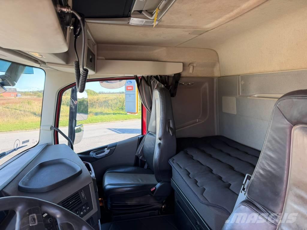 Volvo FH 500 Camiões caixa desmontável com elevador de cabo