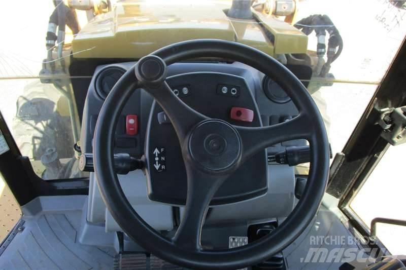 CAT 428F Retroescavadeiras