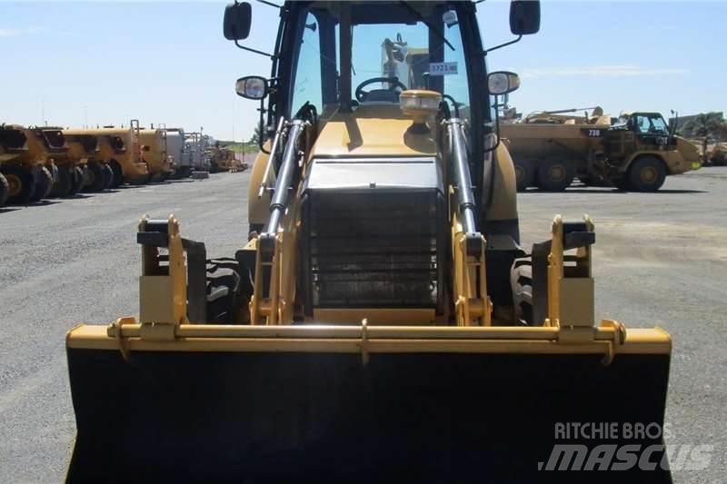 CAT 428F Retroescavadeiras